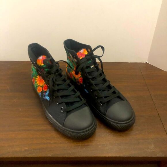 RAAD Shop NWOB Flowers And Butterflies Unisex Lace Up High Tops Men’s 9 Wm 10.5 - Picture 1 of 8
